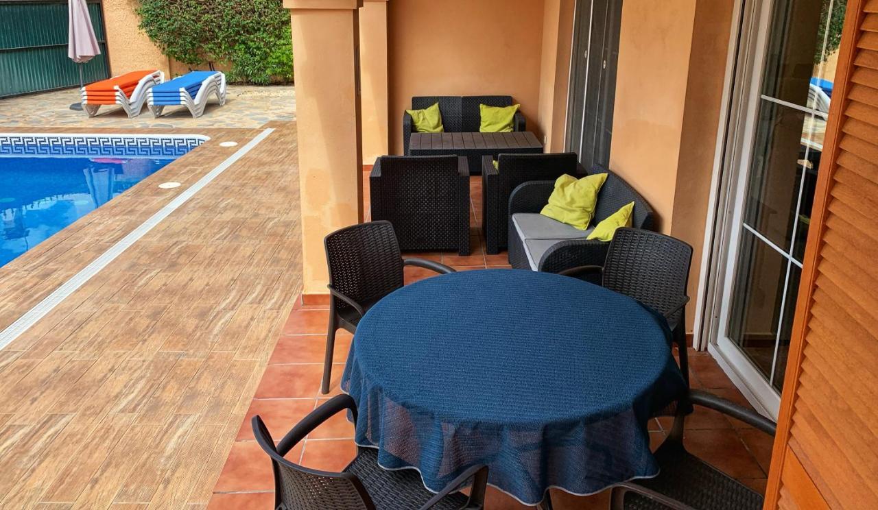 Beach Villa Costanera In マルベーリャ エクステリア 写真